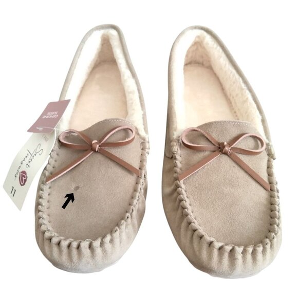 Secret Treasures Size 11 Slippers Genuine Suede Moccasin Plush Lining Bow Accent - Picture 3 of 10